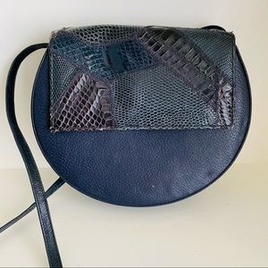 Vintage Varon snakeskin round purse